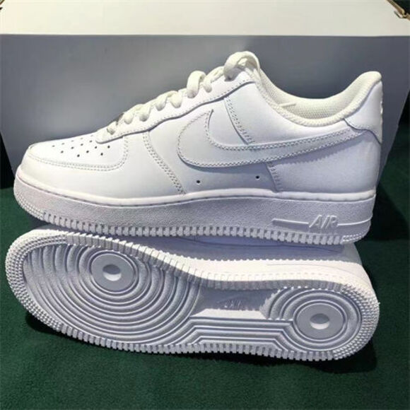 Nike Air Force 1 White - Picture 4 of 5